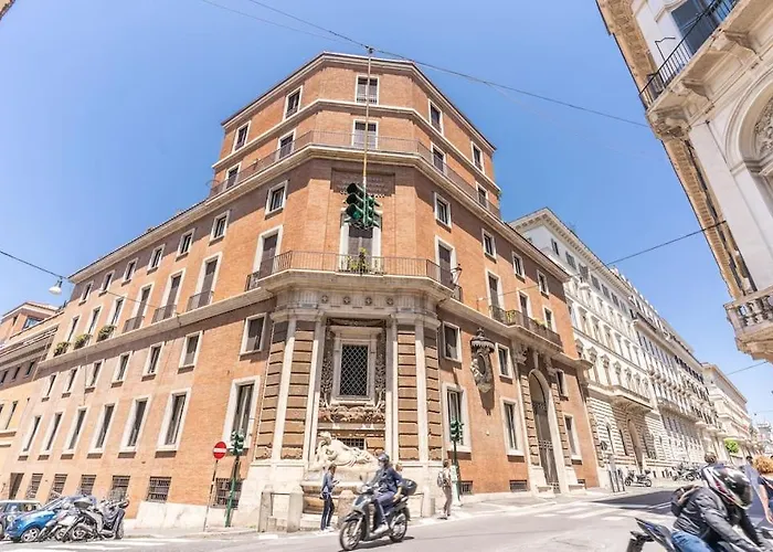 Xx Sett: Flat By Barberini Trevi Fountain