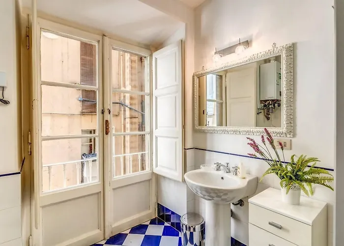 Apartamento Xx Sett: Flat By Barberini Trevi Fountain *